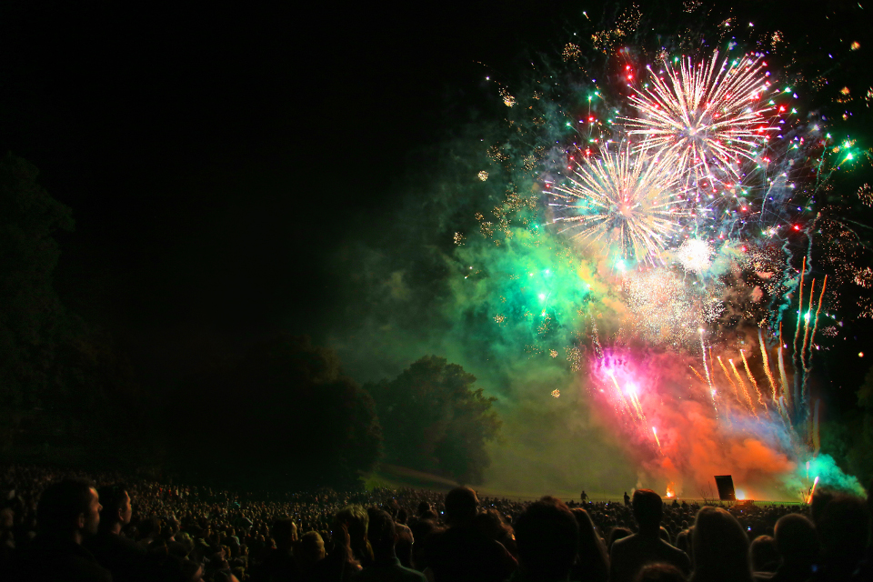 Feu d'artifice de la Fête nationale à Olivet en 2017 