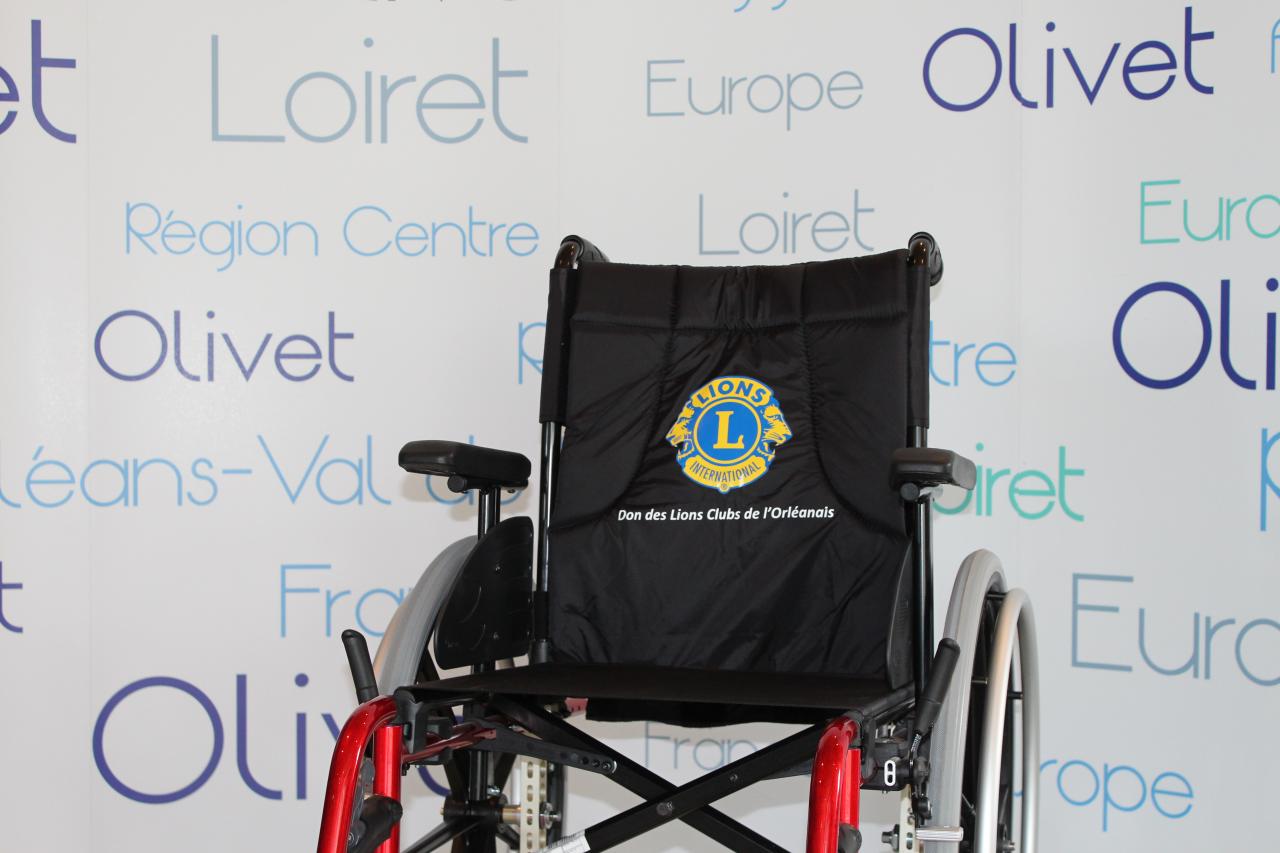 Fauteuil offert par le Lion's club d'Olivet