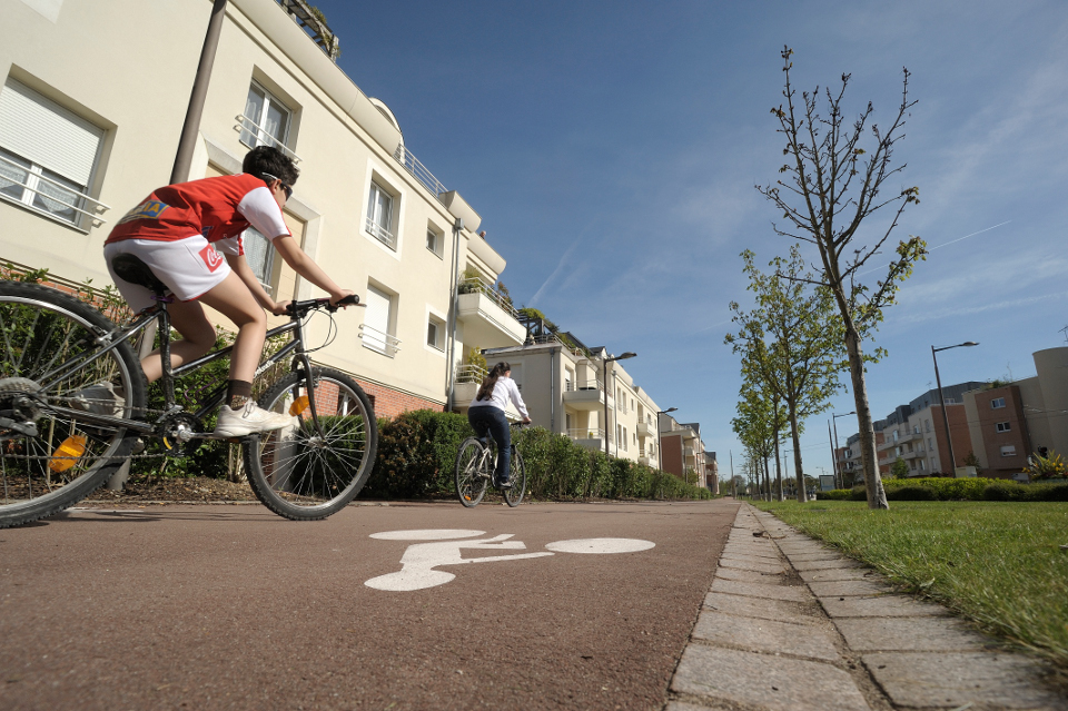 Piste cyclable à Olivet 